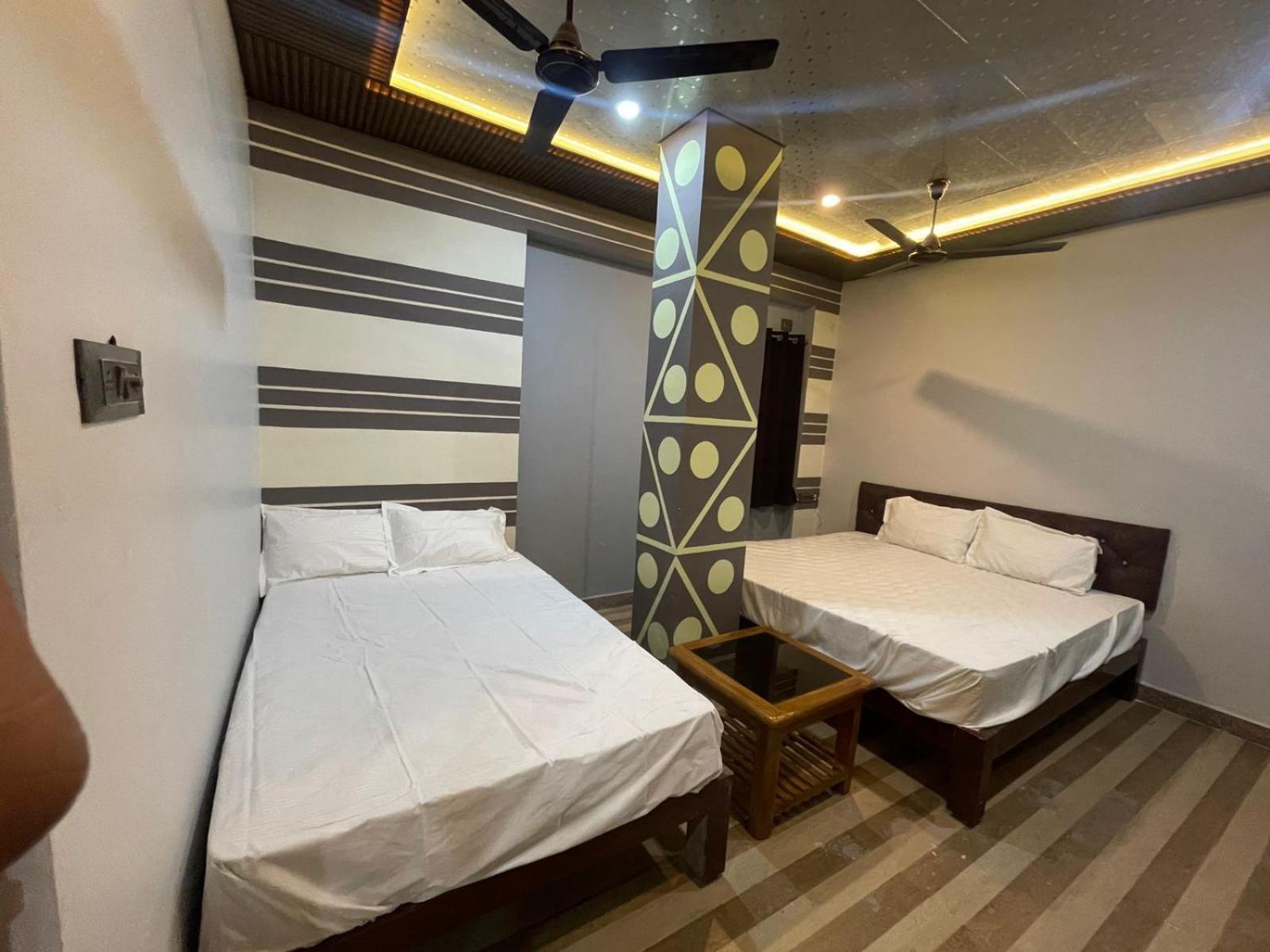 Himalaya Inn Guest House พาราณสี ภายนอก รูปภาพ