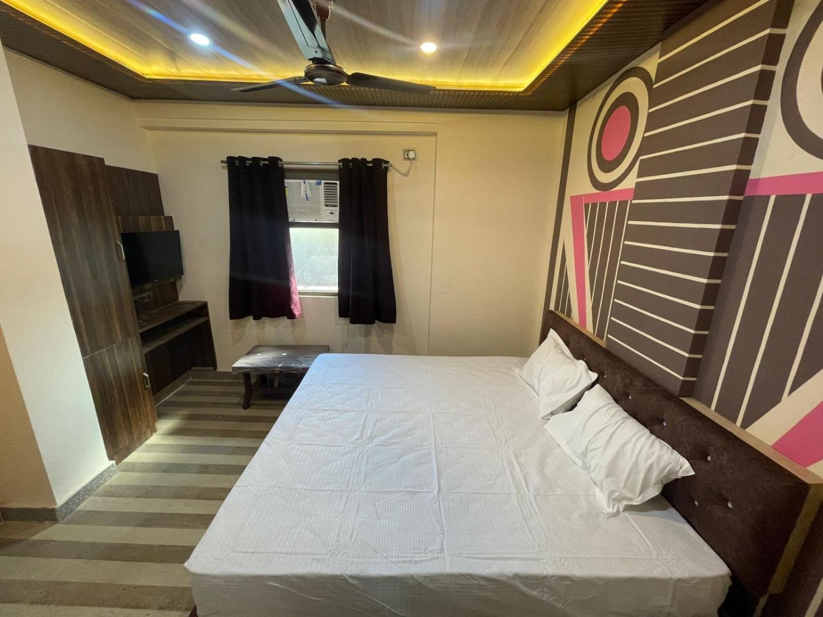 Himalaya Inn Guest House พาราณสี ภายนอก รูปภาพ